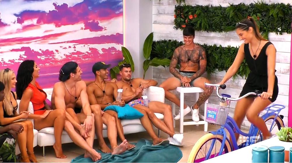 Love Island 2-10