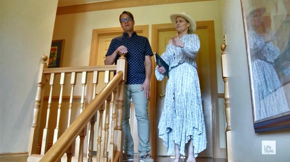 Selling Houses s13e10