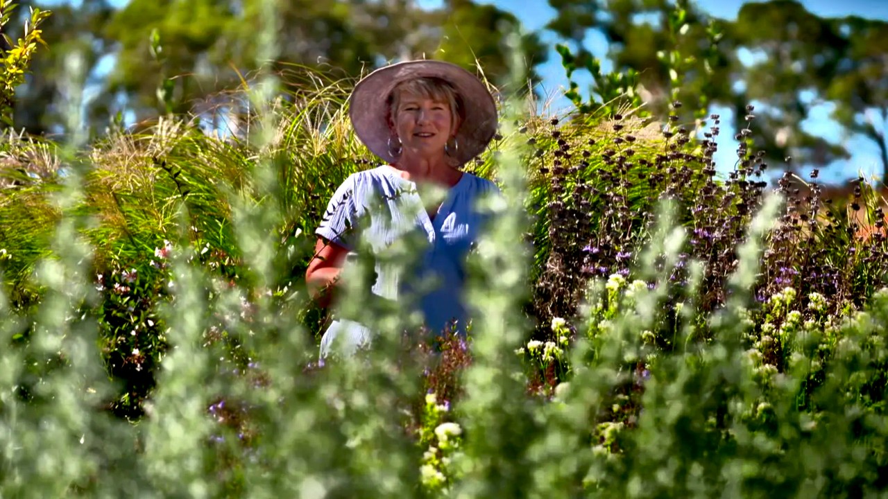 Gardening Australia 32-15