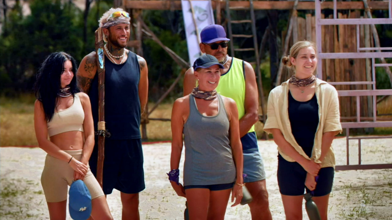 Celebrity Treasure Island 2-19