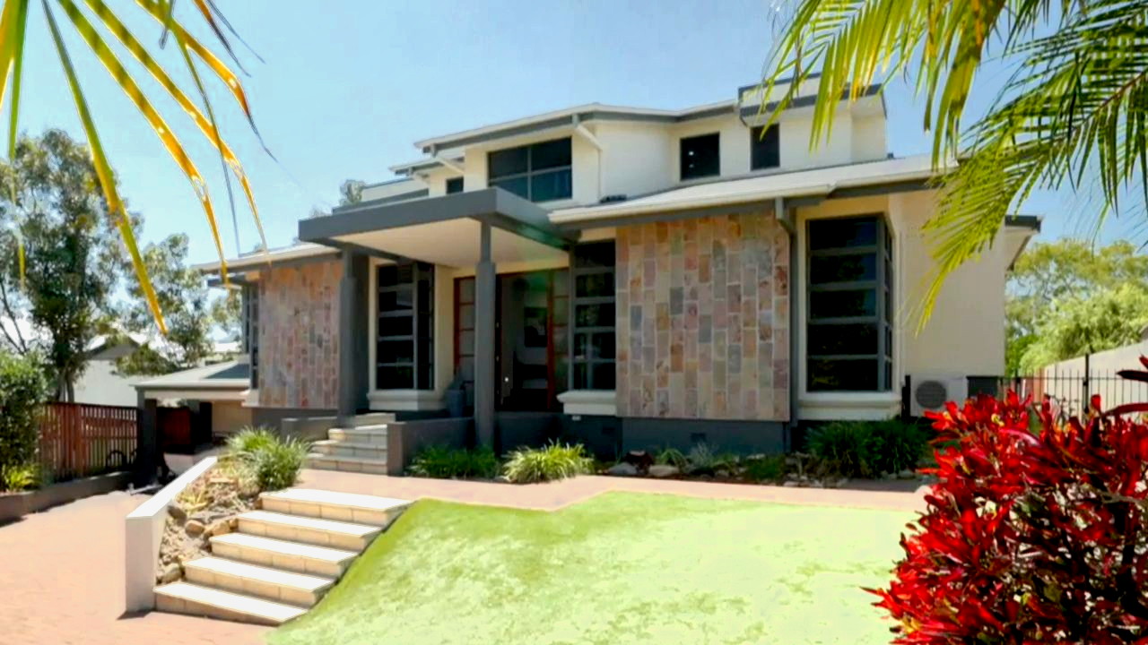 Beach House Hunters 1-2