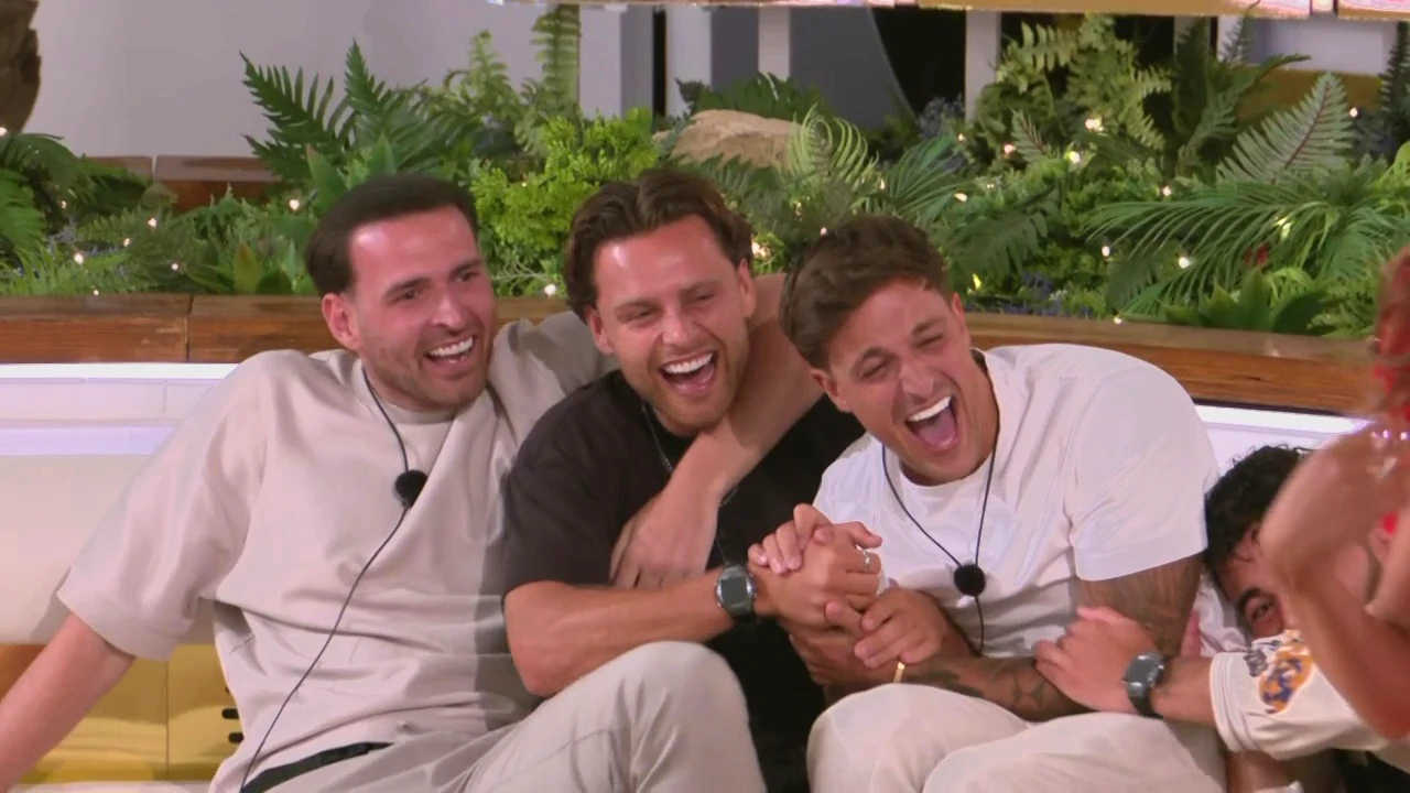 Love Island 2-22