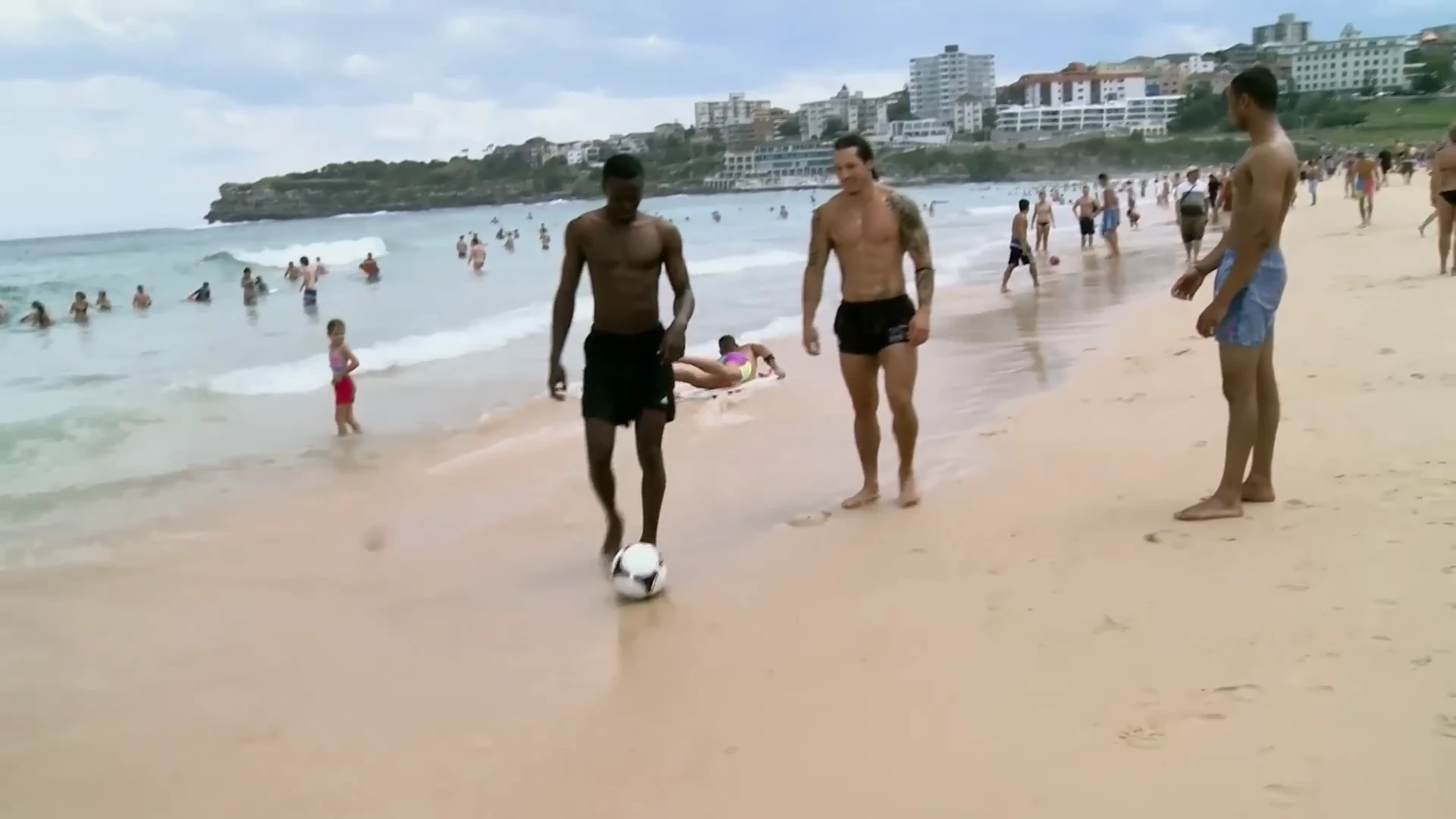 Bondi Rescue 8-3