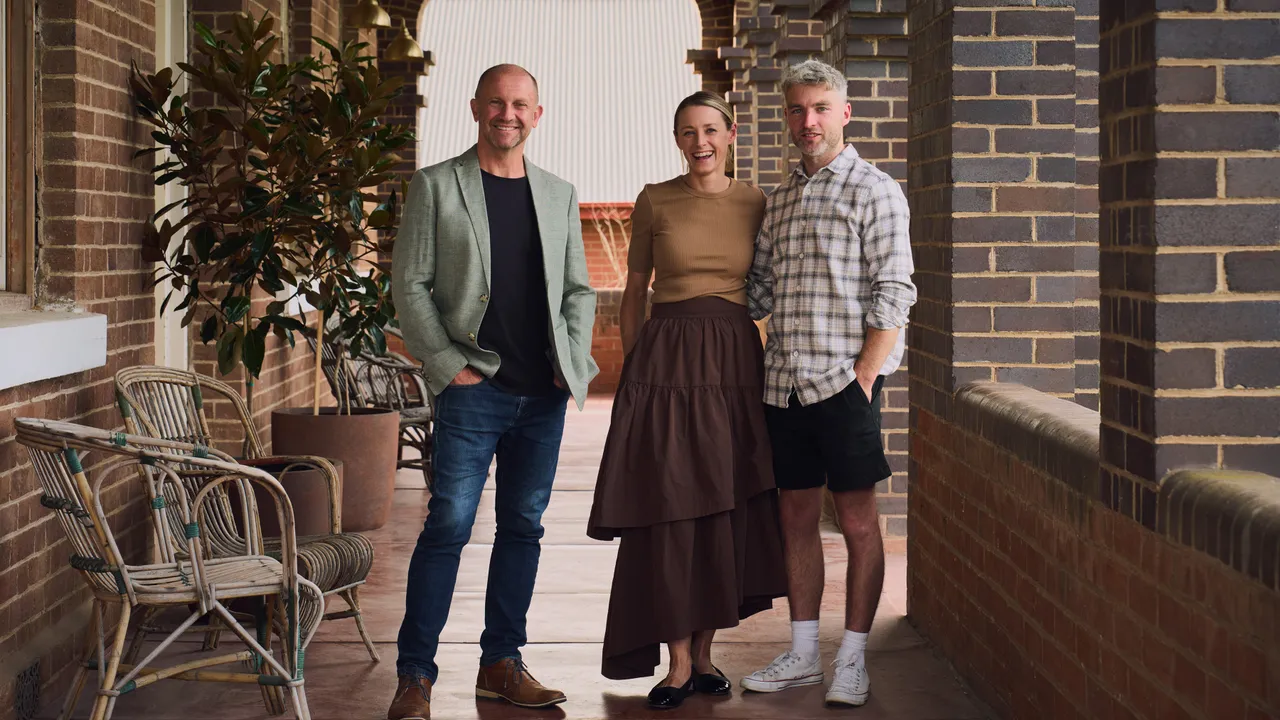 Restoration Australia 8-3
