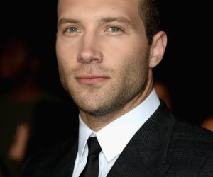 LOS ANGELES, CA - MARCH 18:  Actor Jai Courtney arrives at the premiere of Summit Entertainment's "Divergent" at the Regency Bruin Theatre on March 18, 2014 in Los Angeles, California.  (Photo by Frazer Harrison/Getty Images)